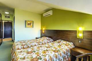 Отель MPM Hotel Bansko SPA & Holidays Банско Двухместный номер эконом-класса с 1 кроватью или 2 отдельными кроватями-2